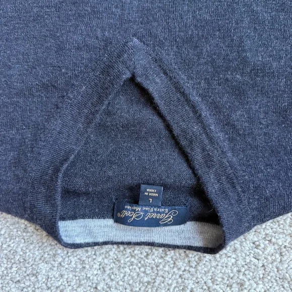 Garret Scott Mens Extra Fine Merino Wool V-Neck Sweater Dark Grey - Picture 8 of 9